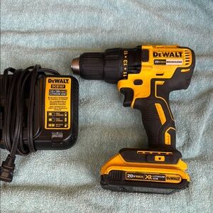 DEWALT 20V MAX Cordless Drill - Yellow and Black